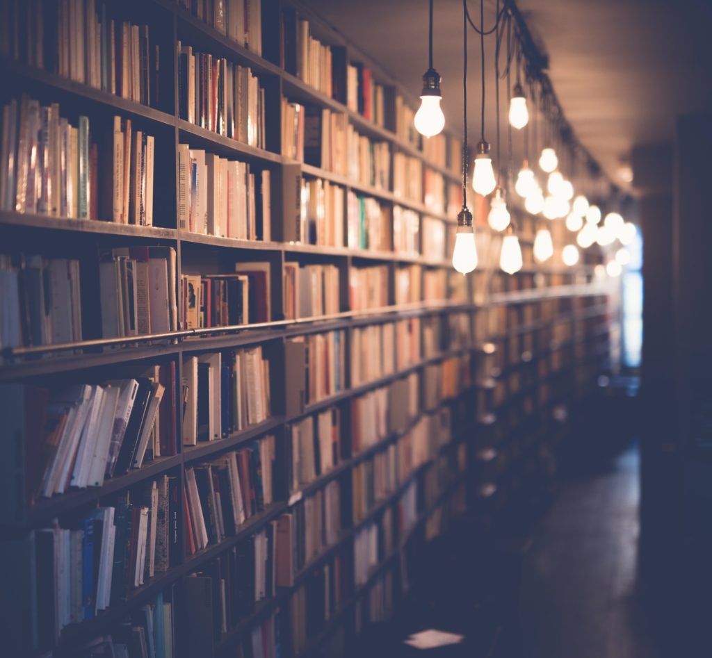 janko ferlic sfL QOnmy00 unsplash Bücher